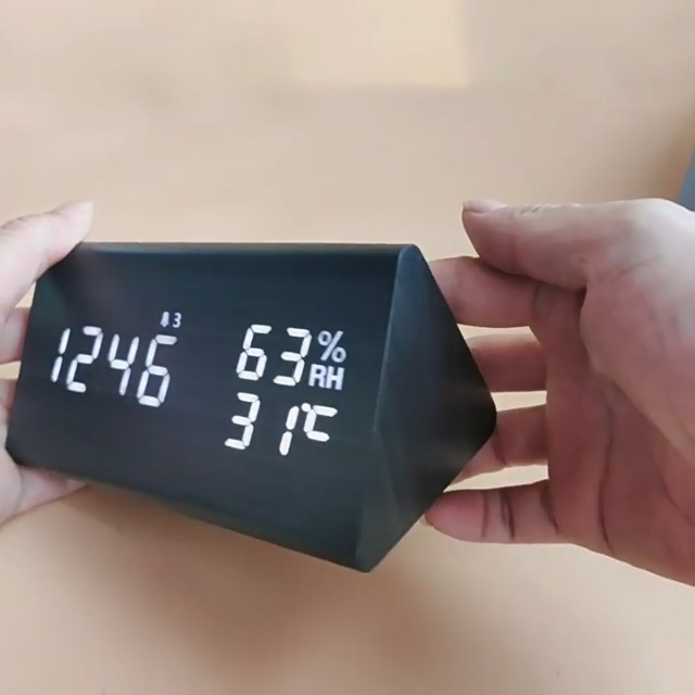 Amazon.co.jp: 電波時計 木目調 デジタル時計 有線 和モダン 置き時計